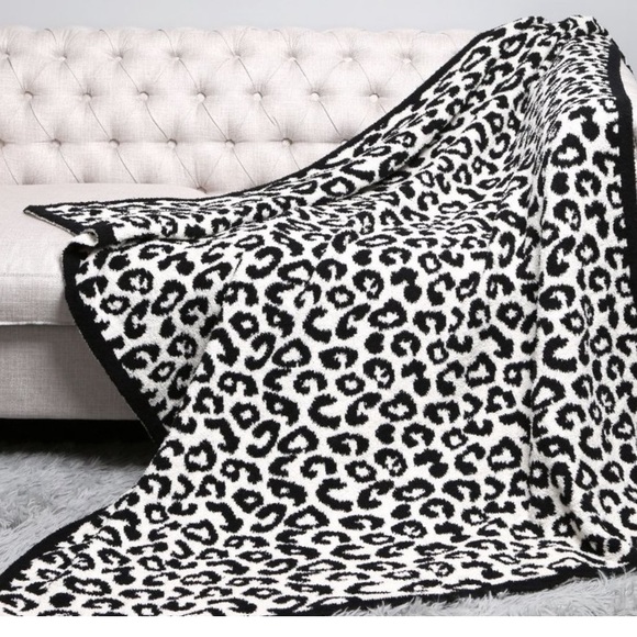 Comfy Luxe Animal Print Blanket - Picture 11 of 11